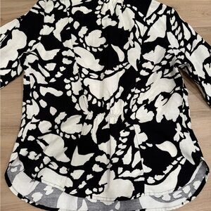 NIC+ZOE Black and White Patterned Blouse